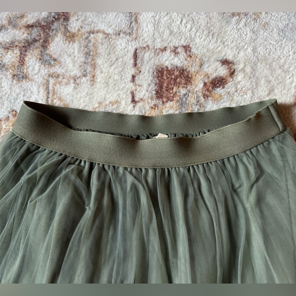 Easel Los Angeles Green Tulle Skirt - Picture 3 of 3